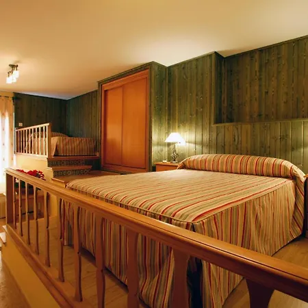 77 Hotel Ayora